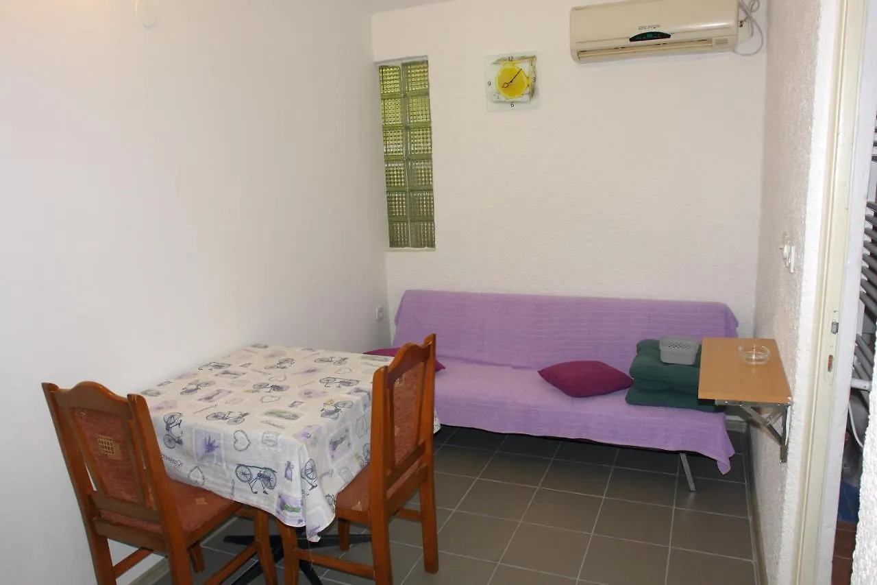 Apartment Apartmani Milokanovic Funtana Kroatien