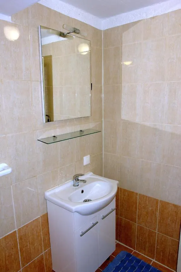 Apartment Apartmani Milokanovic Funtana Kroatien
